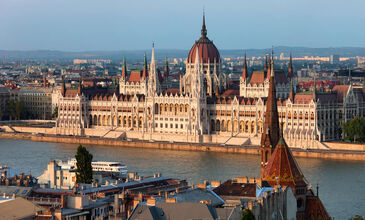 Uçaklı Orta Avrupa İkonları & Polonya Turu 6 Ülke Bir Arada (8 Gün 7 Gece)