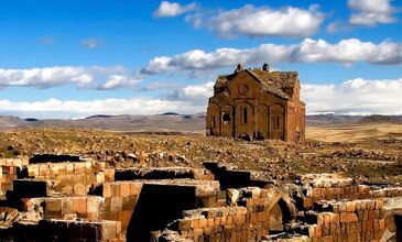 İzmir'den Vizesiz Uçakla Batum Tiflis Kars Turu